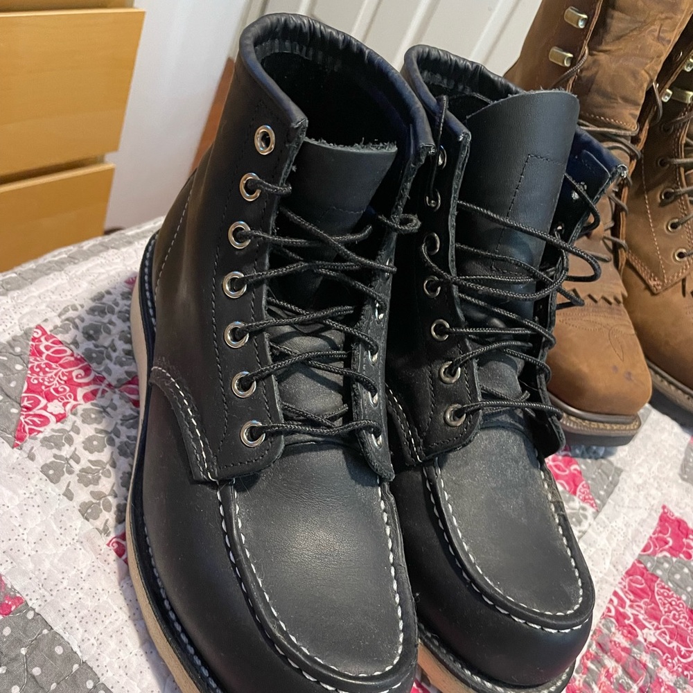 Red Wing Heritage boots size 8